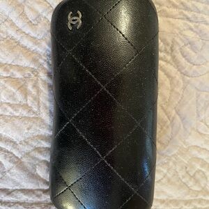 CHANEL Black Quilted Leather Pouch